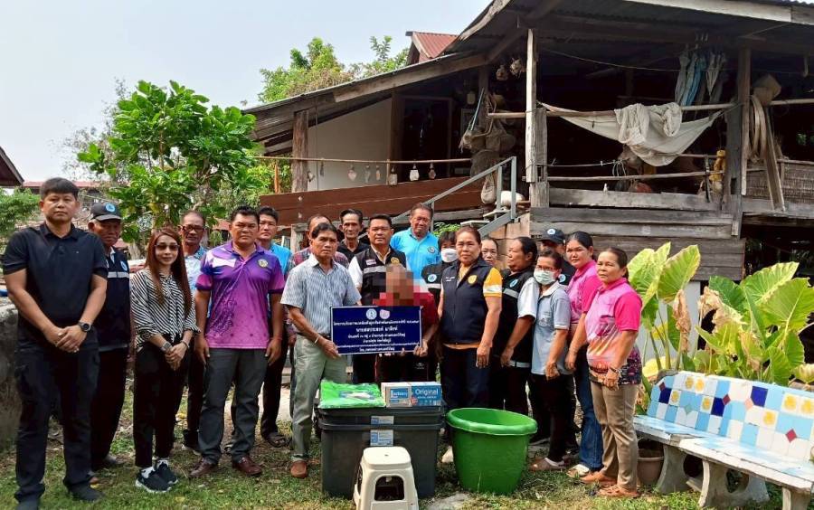 ร่วมมอบที่อยู่อาศัยซึ่งปรับปรุงซ่อมแซมจนแล้วเสร็จให้แก่คนพิการ จำนวน 1 หลัง