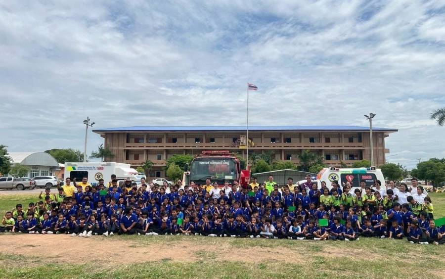 งานป้องกันและบรรเทาสาธษรณภัยเทศบาลตำบลหนองบัวใหญ่ ฝึกอบรมให้ความรู้การดับเพลิงขั้นต้น และอพยพหนีไฟให้กับนักเรียน คณะครู โรงเรียนบ้านหนองบัวใหญ่และโรงเรียนบ้านหนองไผ่ล้อม ตำบลหนองบัวใหญ่ อำเภอจัตุรัส จังหวัดชัยภูมิ